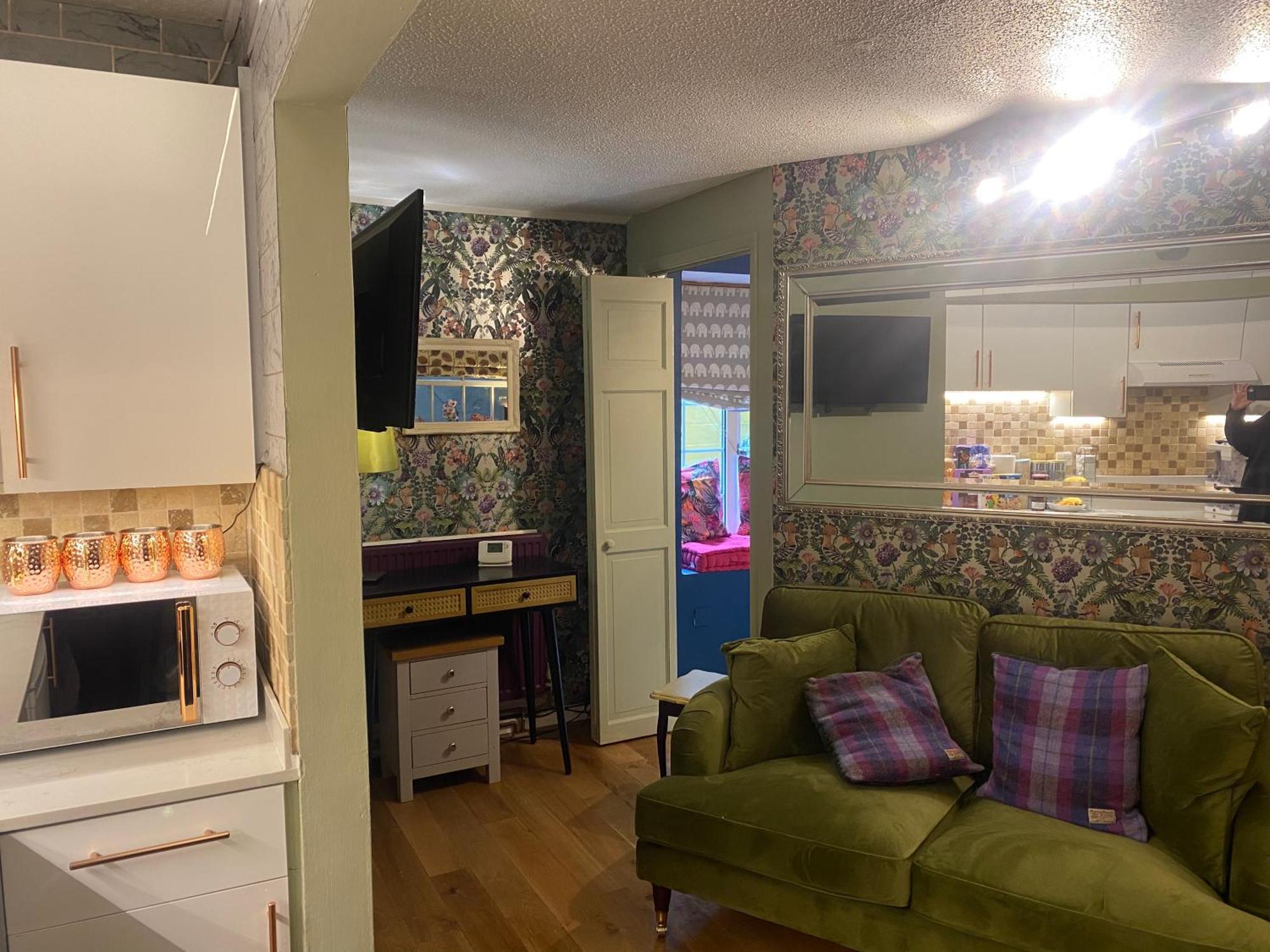Quiet Lower Floor 2 Bed City Apartment With Private Patio Garden Bath Zewnętrze zdjęcie