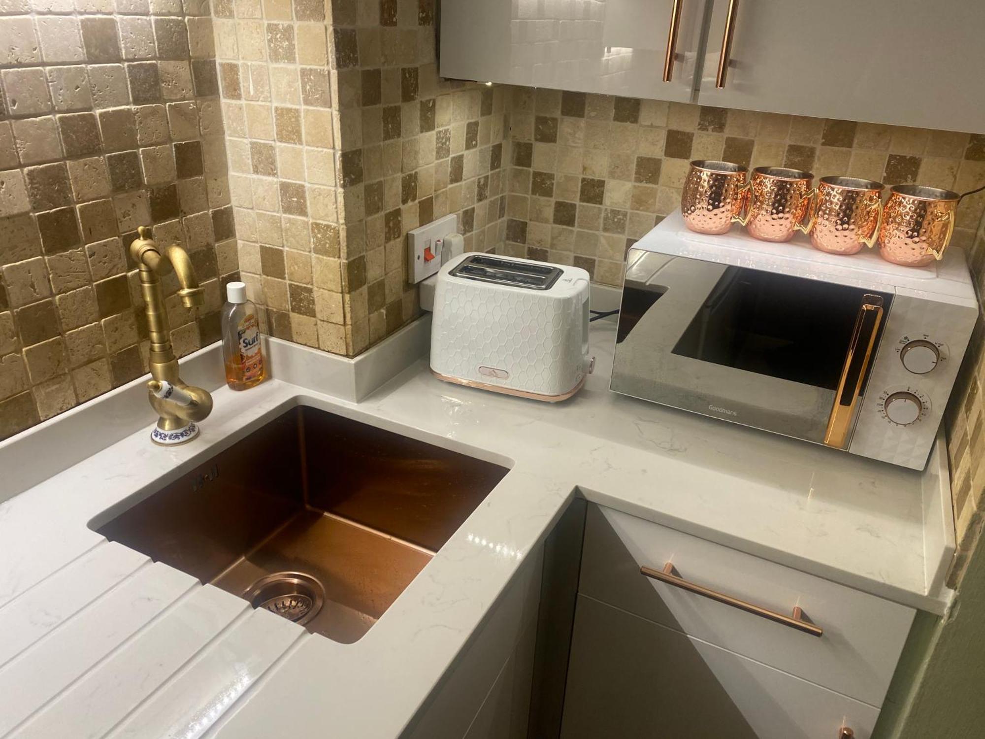 Quiet Lower Floor 2 Bed City Apartment With Private Patio Garden Bath Zewnętrze zdjęcie